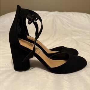 Women’s LC Lauren Conrad Hydrangea high heels size 7